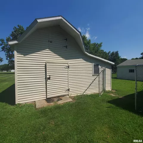 129 E Coal St, Wataga, IL 61488 photo 24