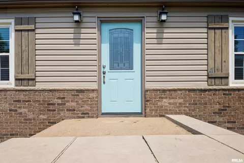 207 W Gloria Dr, Eureka, IL 61530 photo 3
