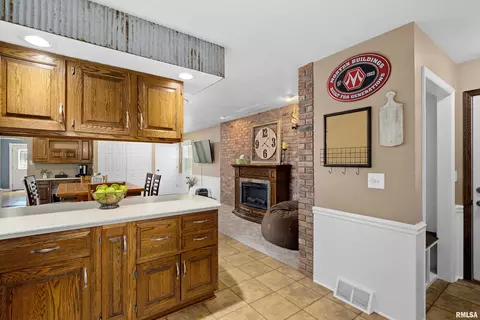 207 W Gloria Dr, Eureka, IL 61530 photo 15