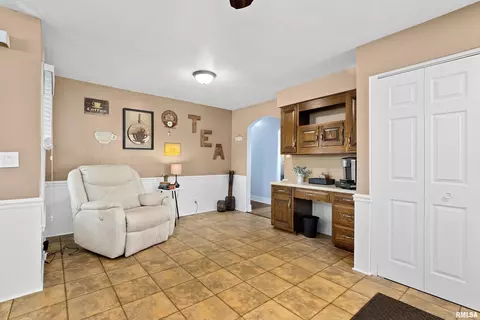 207 W Gloria Dr, Eureka, IL 61530 photo 9