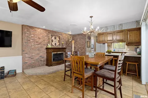 207 W Gloria Dr, Eureka, IL 61530 photo 11