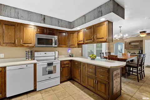 207 W Gloria Dr, Eureka, IL 61530 photo 16