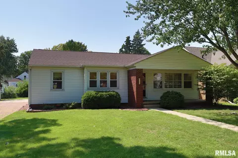 3115 N Avalon Pl, Peoria, IL 61604