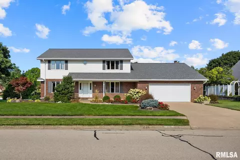 11 Blackberry Ln, Morton, IL 61550