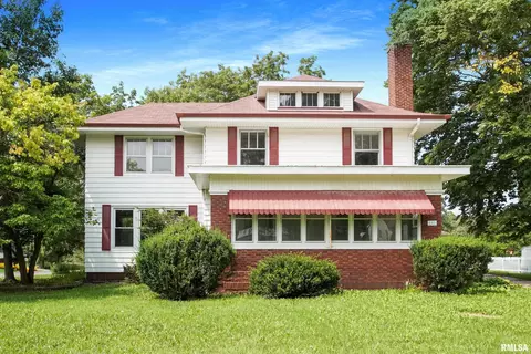 323 S Franklin St, Toulon, IL 61483