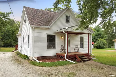 404 S Poplar St, Glasford, IL 61533