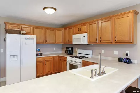 1915 Marina Dr, Normal, IL 61761 photo 4