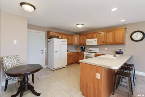 1915 Marina Dr, Normal, IL 61761 photo 3