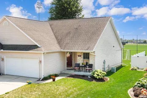 1915 Marina Dr, Normal, IL 61761