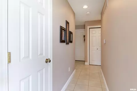 1915 Marina Dr, Normal, IL 61761 photo 2