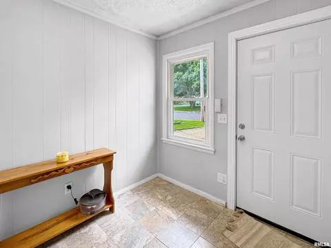 1709 Center St, Pekin, IL 61554 photo 5
