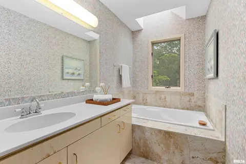 458 E High Point Ln, Peoria, IL 61614 photo 41