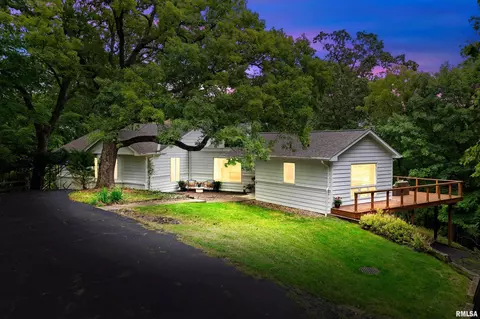 458 E High Point Ln, Peoria, IL 61614 photo 2