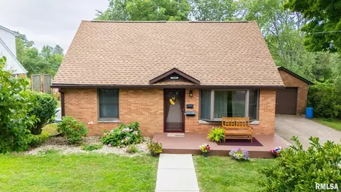 1000 Eldridge St, Washington, IL 61571 photo 2
