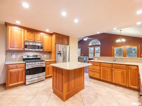 1000 Eldridge St, Washington, IL 61571 photo 37