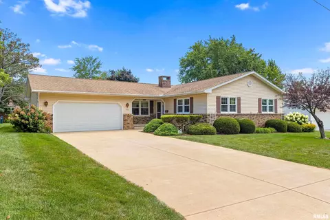 734 Princeville Ave, Princeville, IL 61559
