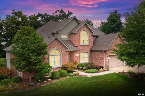 5621 W Timber Oak Ct, Peoria, IL 61615