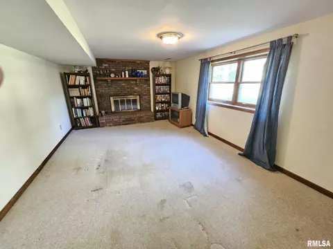 326 Pinecrest Dr, Metamora, IL 61548 photo 14