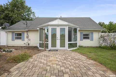 9423 S Mapleton Rd, Mapleton, IL 61547