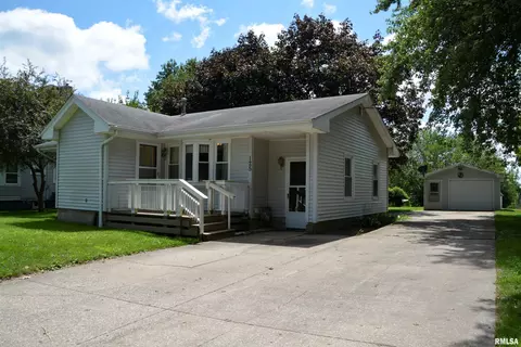 125 E Lincoln St, Good Hope, IL 61438