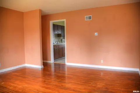 726 Bobby Ave, Macomb, IL 61455 photo 5