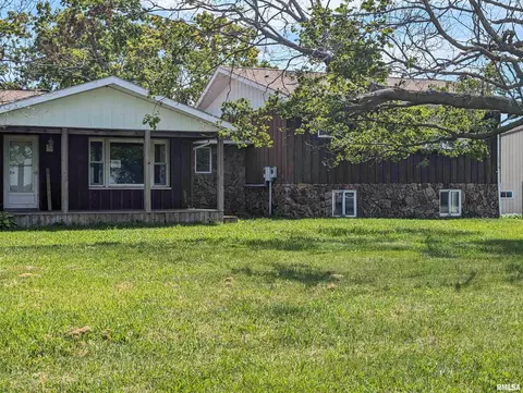 2218 S Trivoli Rd, Trivoli, IL 61569