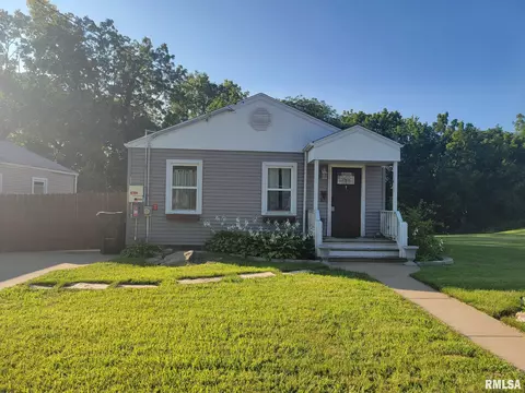 244 Lawnridge Dr, Creve Coeur, IL 61610