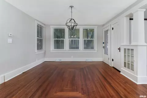 119 W 5th St, Delavan, IL 61734 photo 9