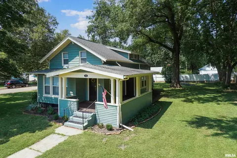 119 W 5th St, Delavan, IL 61734 photo 3