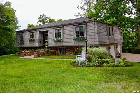 42 Hopewell Dr, Hopewell, IL 61565