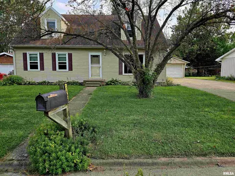 1420 E Spruce St, Canton, IL 61520