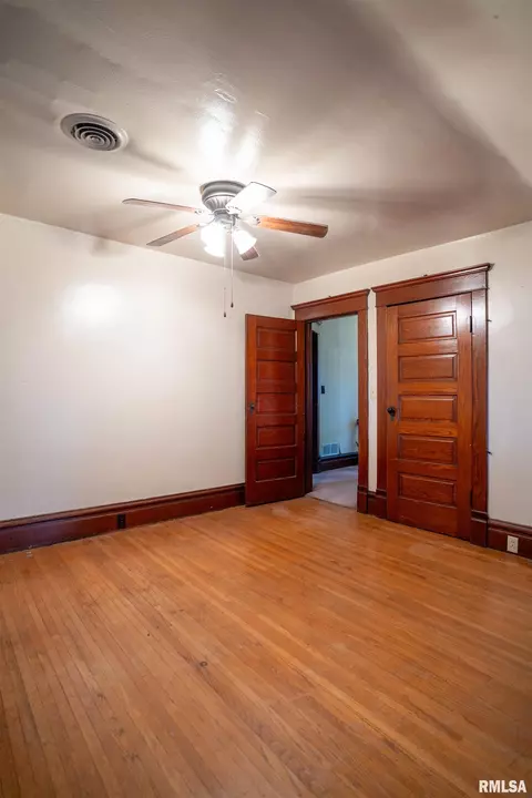 464 W Main St, El Paso, IL 61738 photo 16