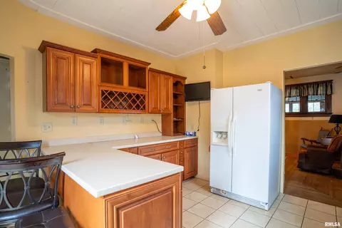 464 W Main St, El Paso, IL 61738 photo 10
