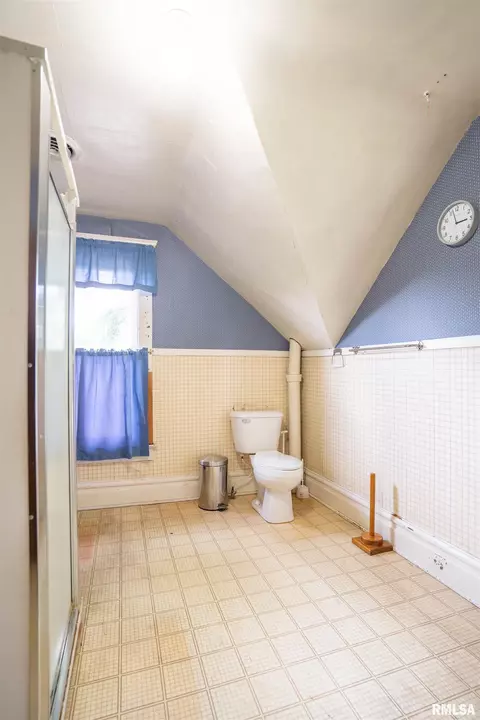 464 W Main St, El Paso, IL 61738 photo 18