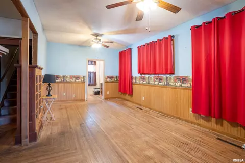 464 W Main St, El Paso, IL 61738 photo 8