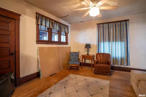 464 W Main St, El Paso, IL 61738 photo 5