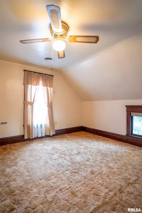 464 W Main St, El Paso, IL 61738 photo 20