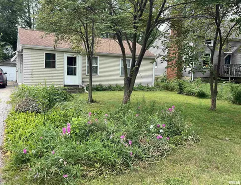 107 Stahl Ave, Washington, IL 61571