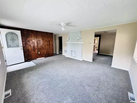 107 Barsi Blvd, Macomb, IL 61455 photo 6