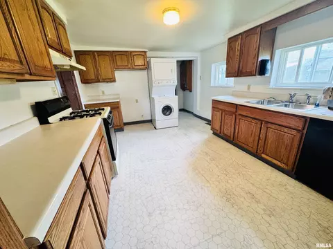 107 Barsi Blvd, Macomb, IL 61455 photo 17