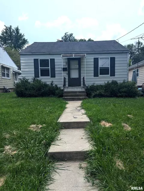 2408 W Wiswall St, Peoria, IL 61605