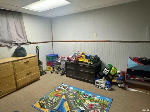 1147 E Chestnut St, Canton, IL 61520 photo 14
