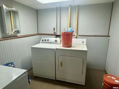 1147 E Chestnut St, Canton, IL 61520 photo 16