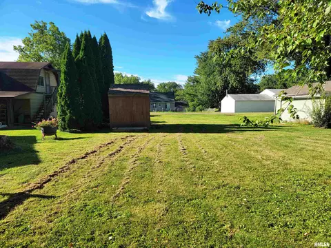 652 W Walnut St, Canton, IL 61520 photo 47