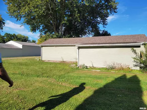 652 W Walnut St, Canton, IL 61520 photo 49