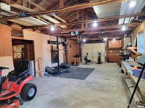 652 W Walnut St, Canton, IL 61520 photo 40