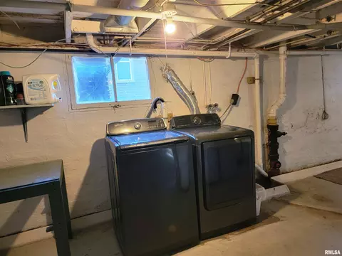 652 W Walnut St, Canton, IL 61520 photo 34