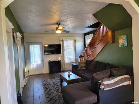 652 W Walnut St, Canton, IL 61520 photo 7