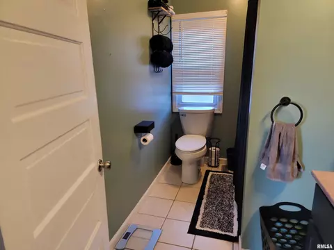 652 W Walnut St, Canton, IL 61520 photo 14