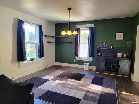 652 W Walnut St, Canton, IL 61520 photo 12
